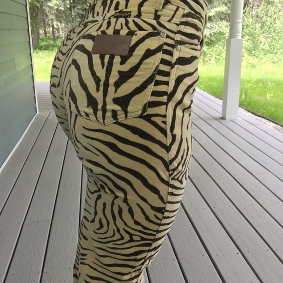 Wrangler Pants - Wrangler tiger soft fuzzy high waisted pants